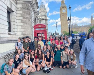 Falmouth students sightseeing in London